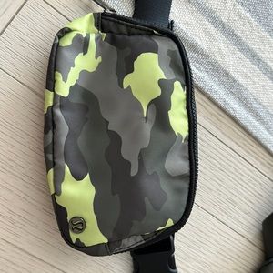 Lulu lemon Fanny pack